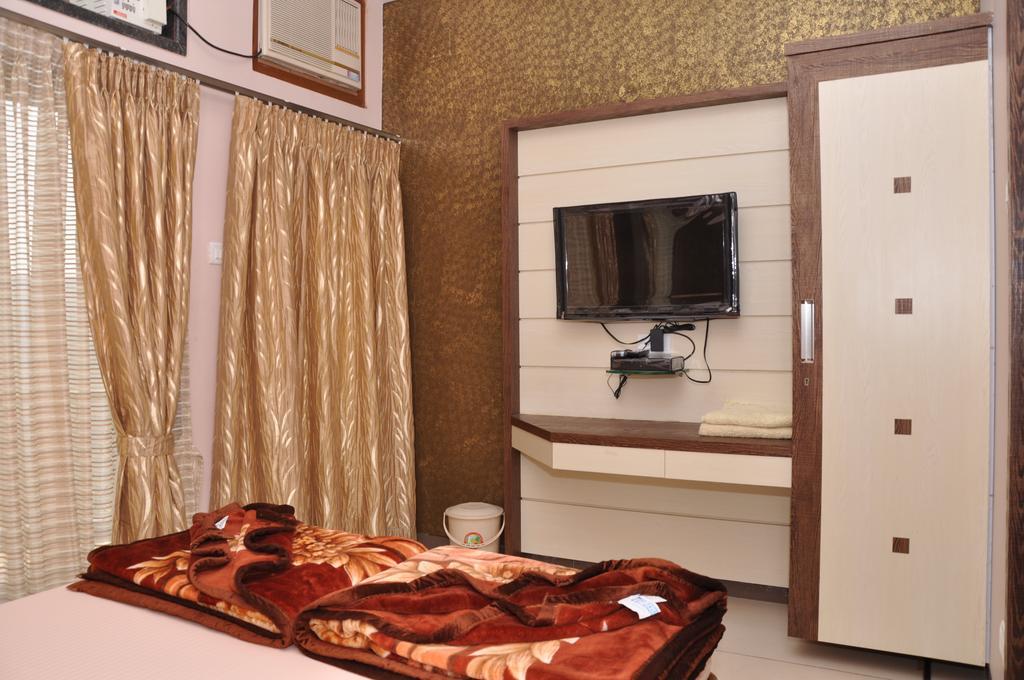 Raval Bunglow Hotel พันช์กานี ภายนอก รูปภาพ